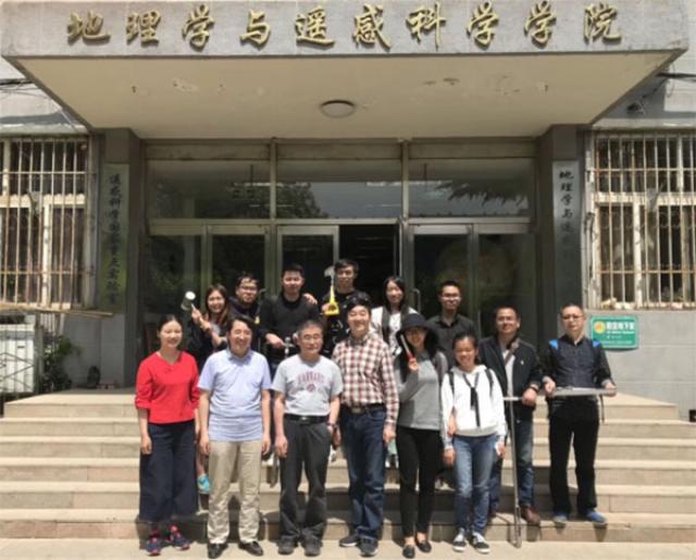 20180519-3-清华大学建筑学院学生来直播自慰参加土壤学实习292.jpg